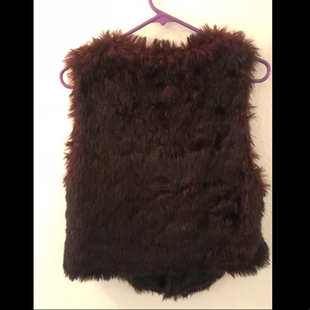 Comfy and cute Furry Vest - Picture 3 of 5